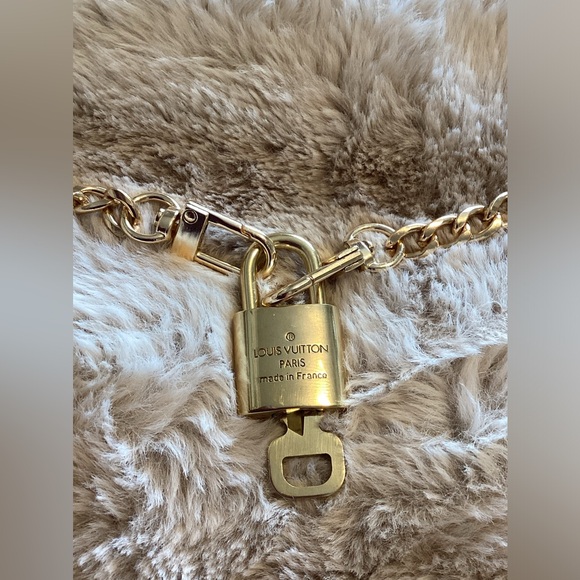 Louis Vuitton Lock & Key N-310 Necklace - Picture 3 of 4